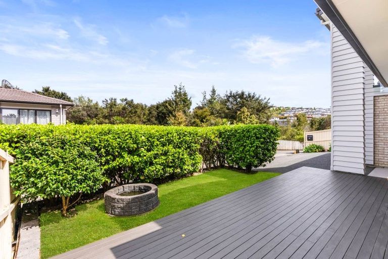 Photo of property in 40 Silver Moon Road, Albany Heights, Auckland, 0632