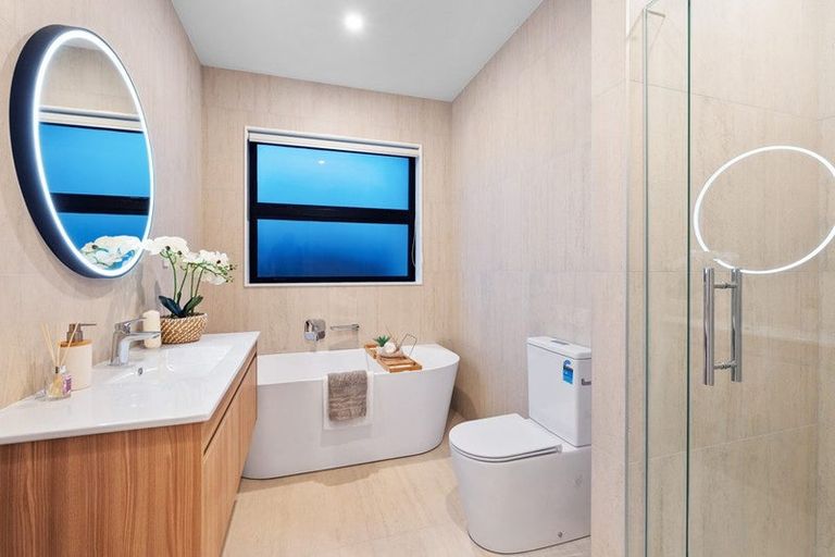 Photo of property in 24 Tipu Crescent, Wainui, 0992