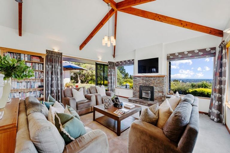 Photo of property in 1 Watlings Place, Kennedys Bush, Christchurch, 8025