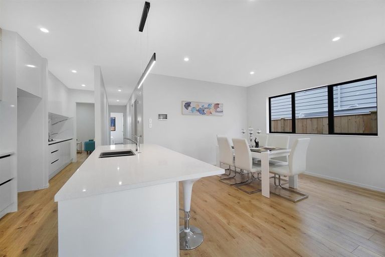 Photo of property in 61 Drumbuoy Drive, Flat Bush, Auckland, 2019