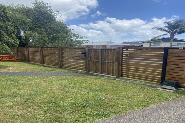Photo of property in 16 Tatariki Street, Rosehill, Papakura, 2113