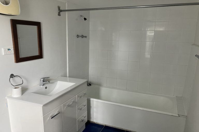 Photo of property in 13 Balmoral Terrace, Newtown, Wellington, 6021