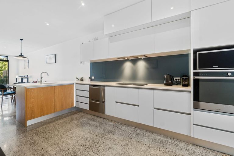 Photo of property in 27 Isitt Road, Hobsonville, Auckland, 0616