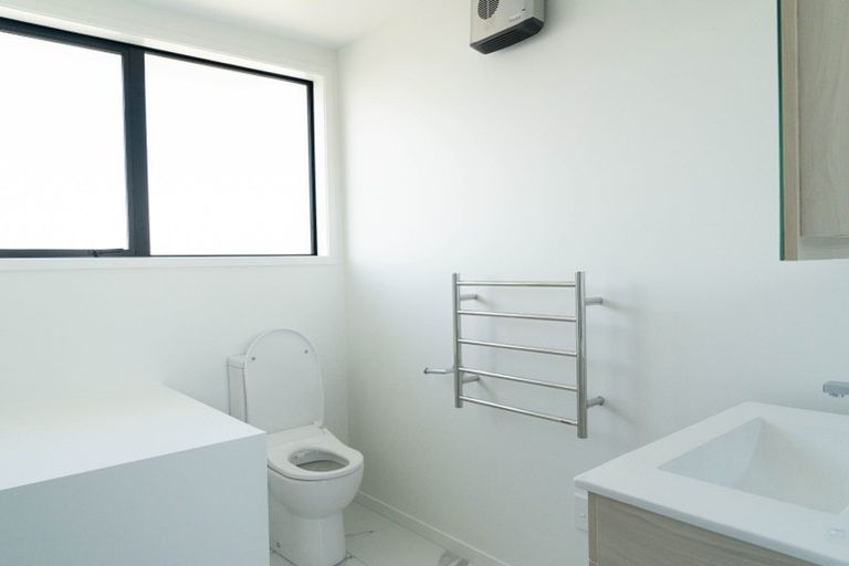 Photo of property in 6/19 Karamu Street, Te Atatu Peninsula, Auckland, 0610