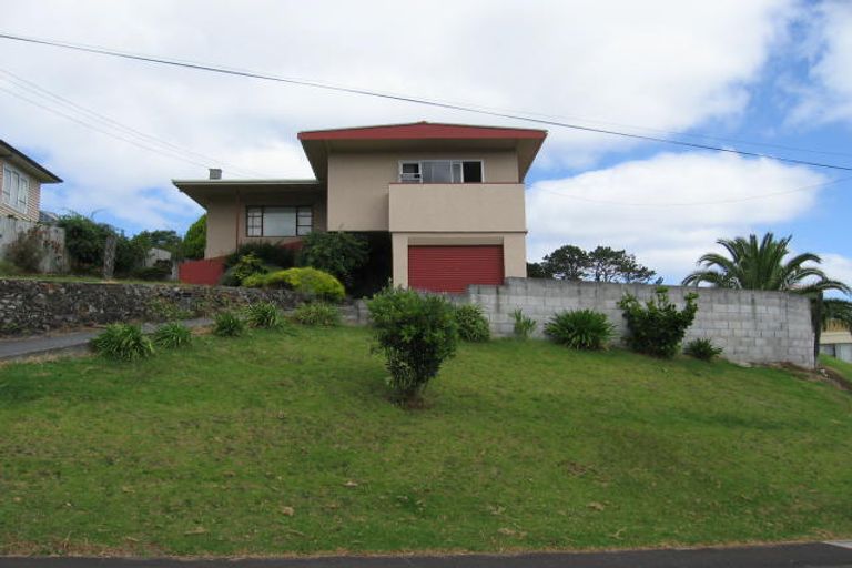 Photo of property in 6 Coroglen Avenue, Birkenhead, Auckland, 0626