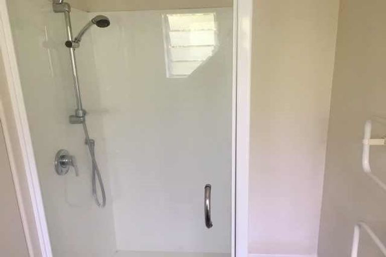 Photo of property in 60 Edmonton Road, Henderson, Auckland, 0612