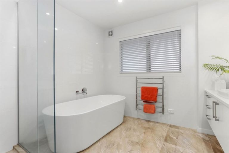 Photo of property in 123 Three Oaks Drive, Dairy Flat, Albany, 0794