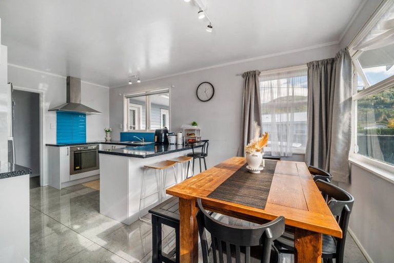 Photo of property in 20 Fenruss Street, Fairy Springs, Rotorua, 3015