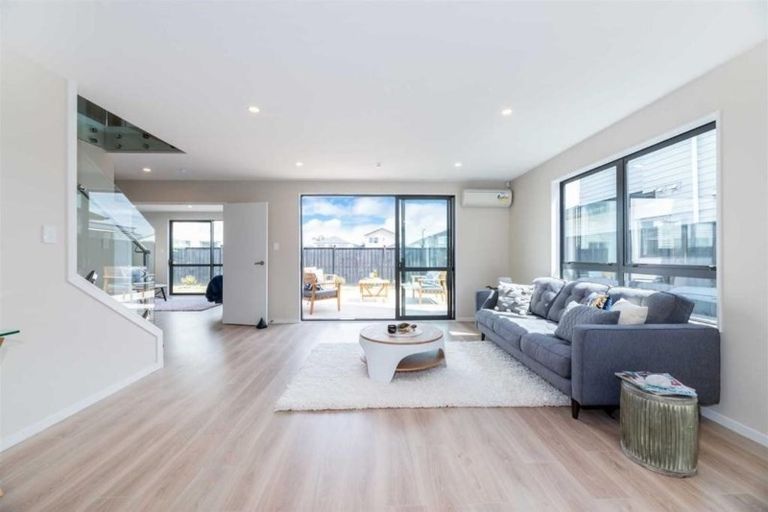 Photo of property in 18 Myland Drive, Hobsonville, Auckland, 0616