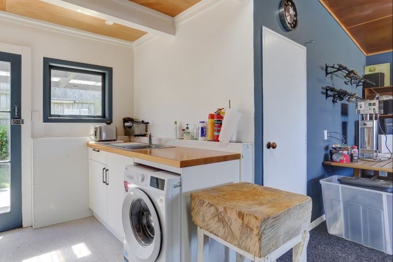 Photo of property in 8 Nukumaru Parade, Waiinu Beach, Whanganui, 4588