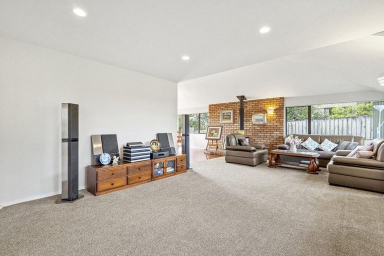 Photo of property in 181 Carlisle Road, Northcross, Auckland, 0632