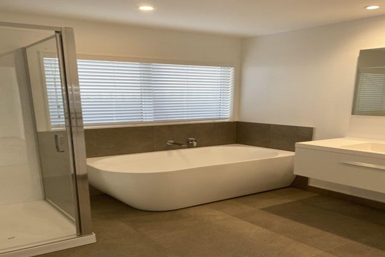 Photo of property in 2/3 Stratford Avenue, Milford, Auckland, 0620