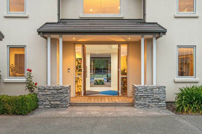 Photo of property in 16 Queenswood Gardens, Mairehau, Christchurch, 8052