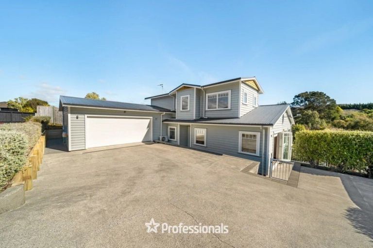 Photo of property in 14 Ronald Scott Grove, Riverstone Terraces, Upper Hutt, 5018