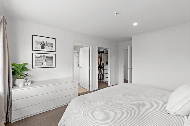 Photo of property in 31 Chestnut Close, Kelvin Grove, Palmerston North, 4414