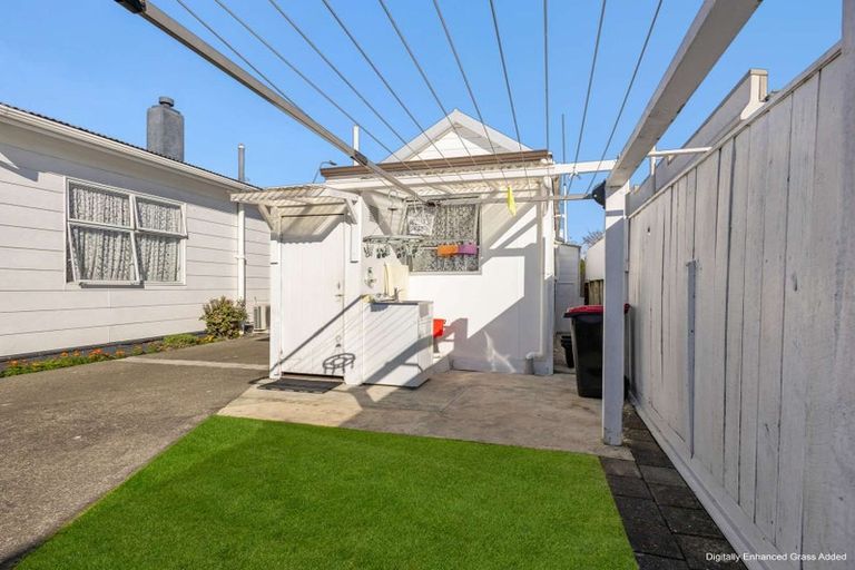 Photo of property in 710 Heretaunga Street East, Parkvale, Hastings, 4122