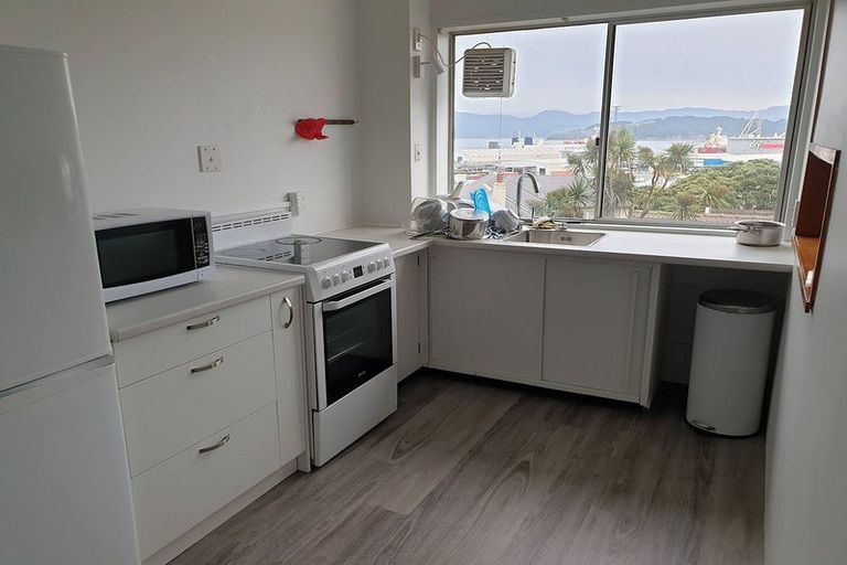 Photo of property in Mansfield Towers, 1 Grant Road, Thorndon, Wellington, 6011