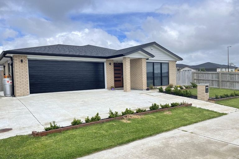 Photo of property in 4 Opouatu Avenue, Glenbrook, Waiuku, 2681