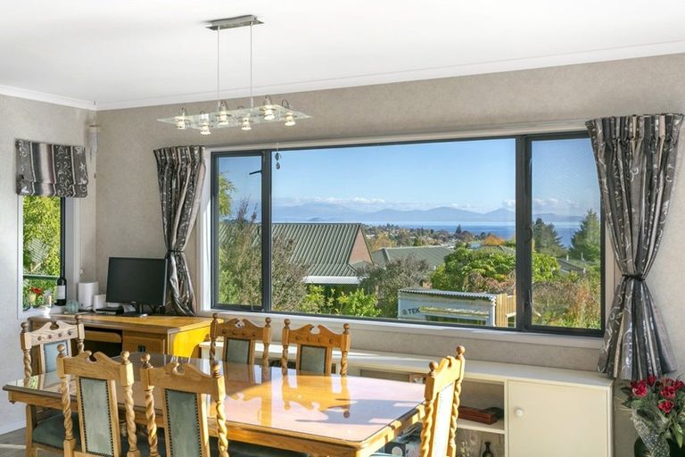 Photo of property in 2/85 Harvey Street, Waipahihi, Taupo, 3330
