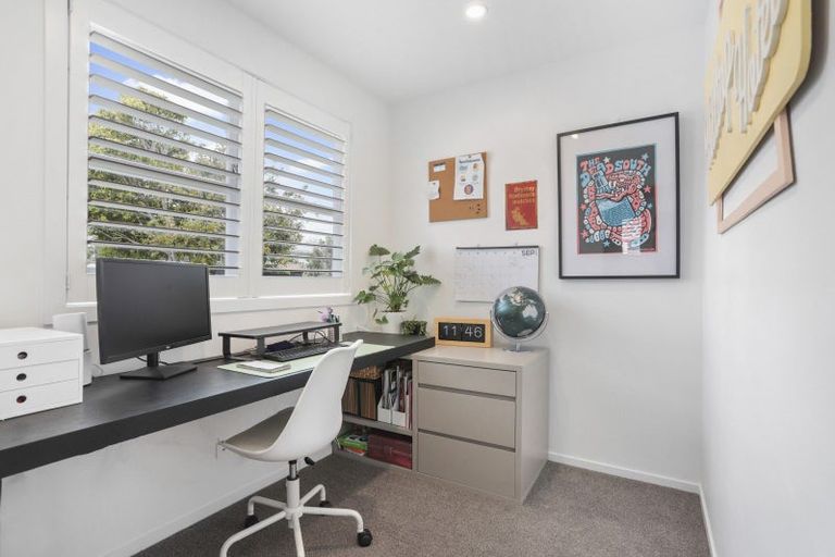 Photo of property in 4 Bayside Avenue, Te Atatu Peninsula, Auckland, 0610