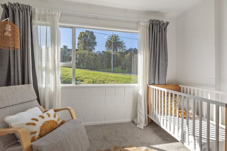 Photo of property in 1/92 Lake Road, Northcote, Auckland, 0627