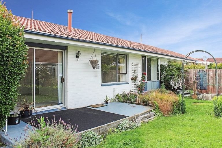 Photo of property in 14 Steadman Road, Broomfield, Christchurch, 8042