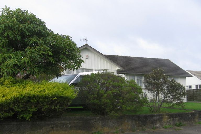 Photo of property in 1 Kupe Place, Highbury, Palmerston North, 4412
