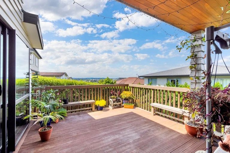 Photo of property in 14 Platinum Rise, Ranui, Auckland, 0612