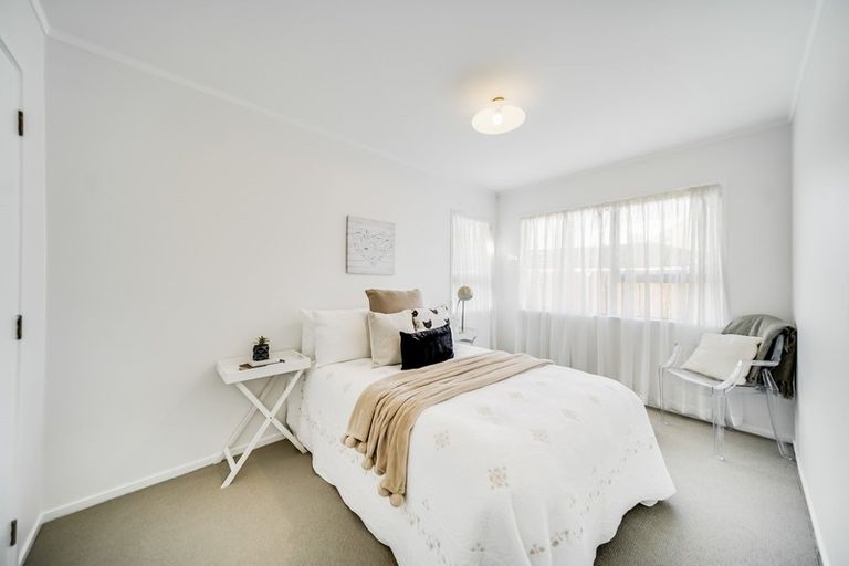 Photo of property in 2/8 Kentigern Close, Pakuranga, Auckland, 2010