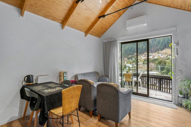 Photo of property in The Alex Apartments, 26/135a Hallenstein Street, Queenstown, 9300
