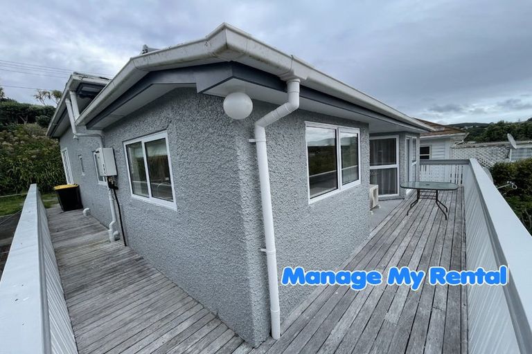 Photo of property in 14 West Road, Northland, Wellington, 6012