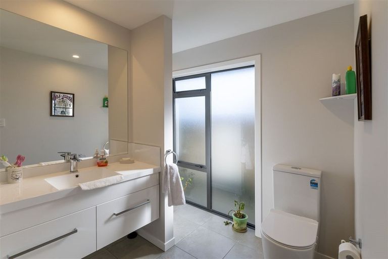 Photo of property in 1 Fairfield Road, Levin, 5510