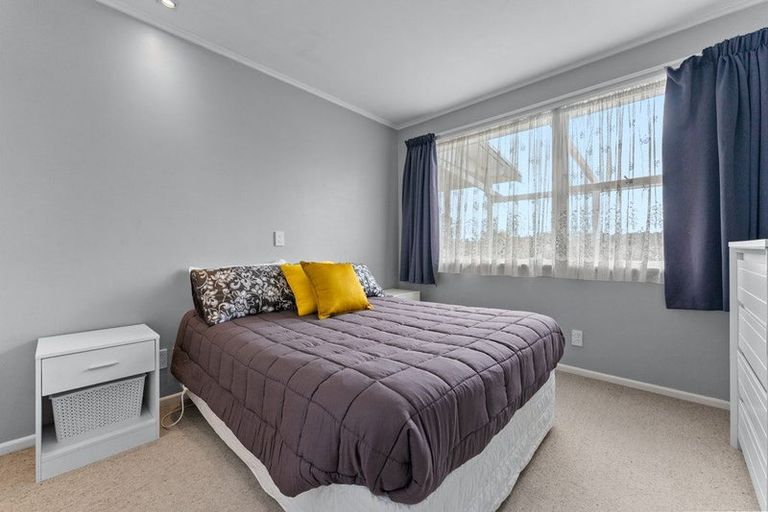 Photo of property in 34 Blakeborough Drive, Forrest Hill, Auckland, 0620