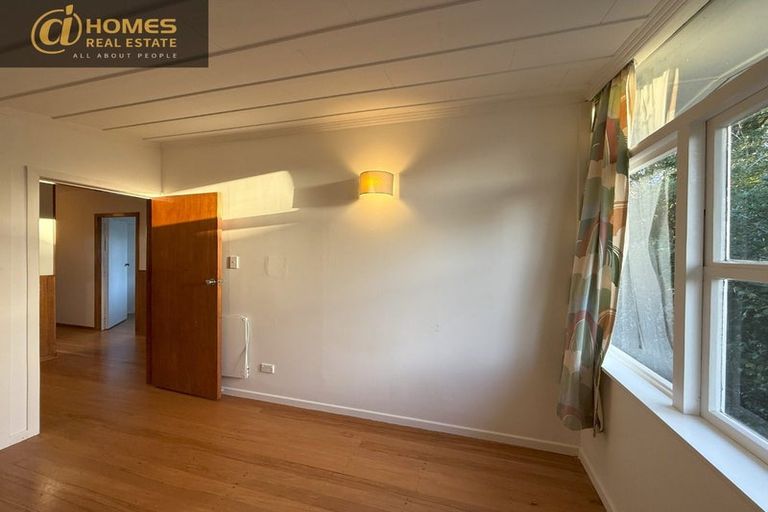 Photo of property in 14 Riverview Road, New Lynn, Auckland, 0600