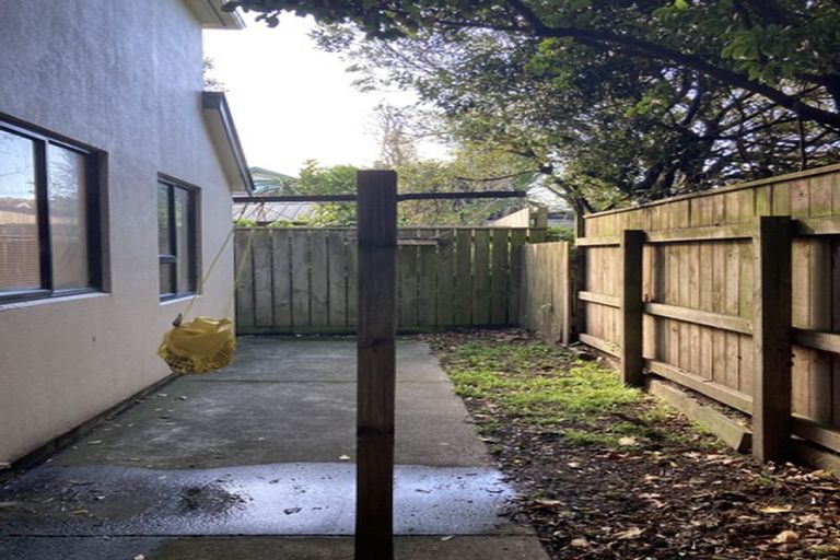 Photo of property in 227 The Parade, Island Bay, Wellington, 6023