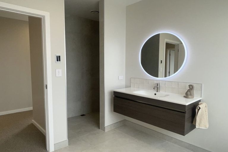 Photo of property in 92 Hugo Shaw Drive, Cambridge, 3434