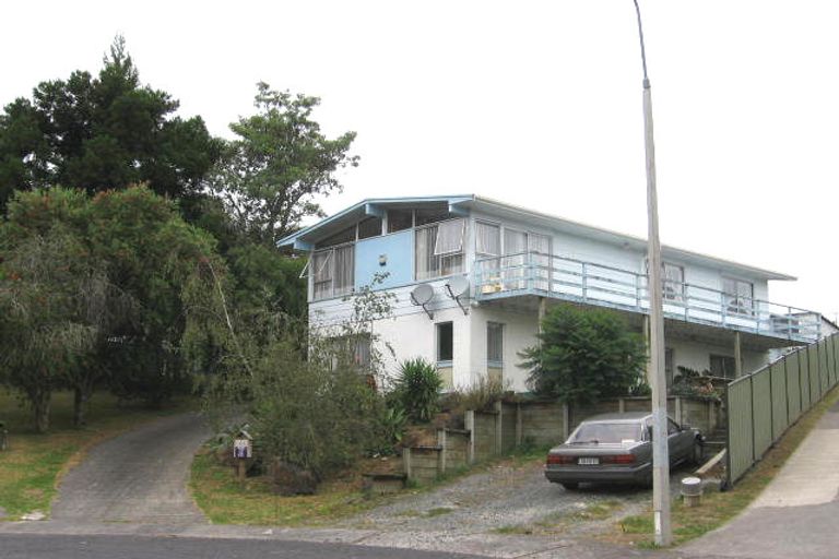 Photo of property in 34 Fairdale Place, Birkdale, Auckland, 0626