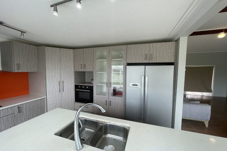 Photo of property in 89 Exmouth Road, Northcote, Auckland, 0627