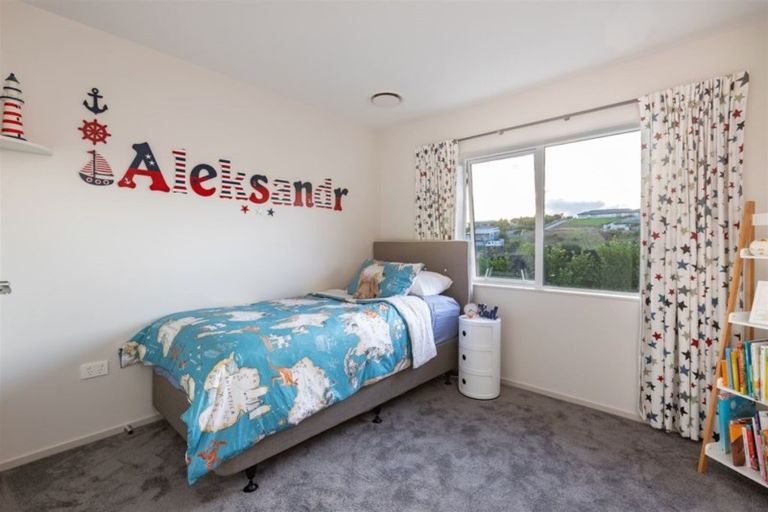 Photo of property in 14 Kahu Close, Orewa, 0931