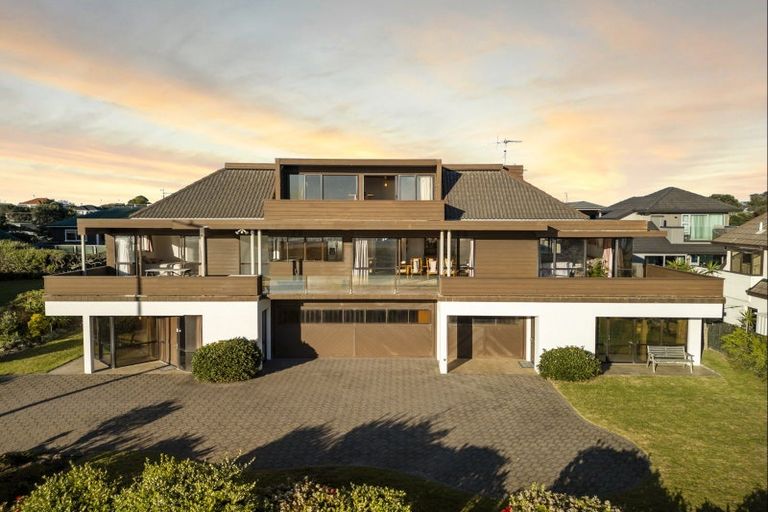 Photo of property in 76 Marine Parade, Mount Maunganui, 3116