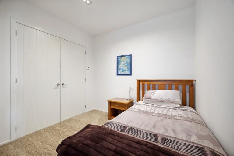 Photo of property in 9 Pukenamu Road, Rainbow Point, Taupo, 3330