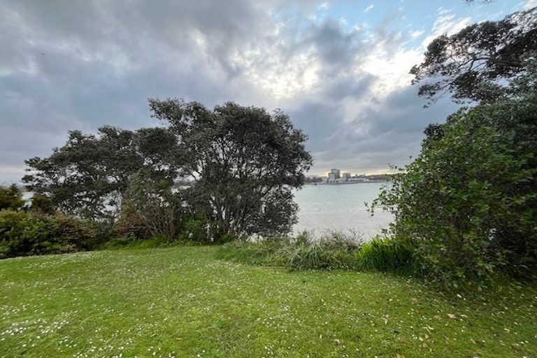 Photo of property in 1/7 Beach Haven Road, Beach Haven, Auckland, 0626