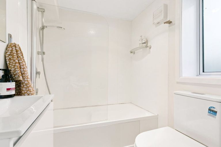 Photo of property in 42 Buckingham Street, Melrose, Wellington, 6023