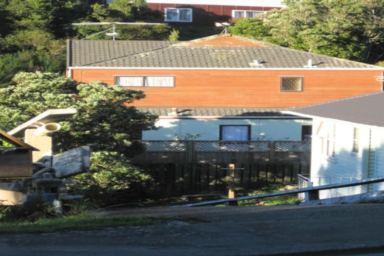 Photo of property in 43b Lyndfield Lane, Newlands, Wellington, 6037