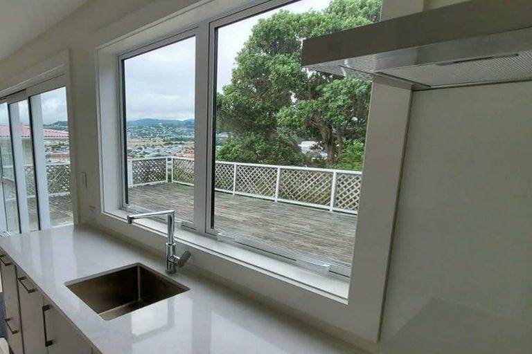 Photo of property in 8 Dallas Court, Miramar, Wellington, 6022