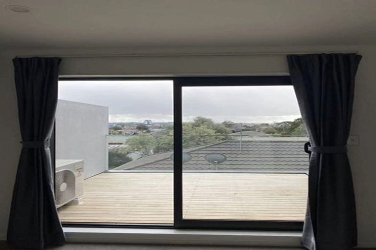 Photo of property in 16 Panga Place, Henderson, Auckland, 0612