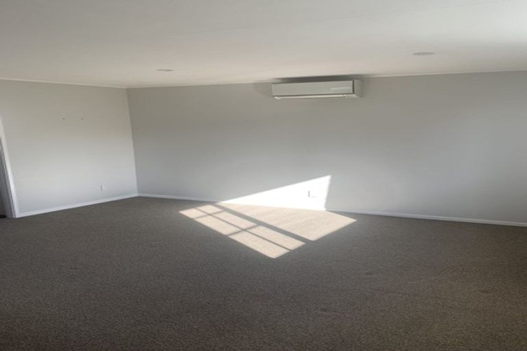 Photo of property in 1/27a Randwick Road, Northland, Wellington, 6012
