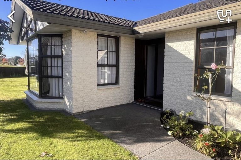 Photo of property in 32 Karnak Crescent, Russley, Christchurch, 8042