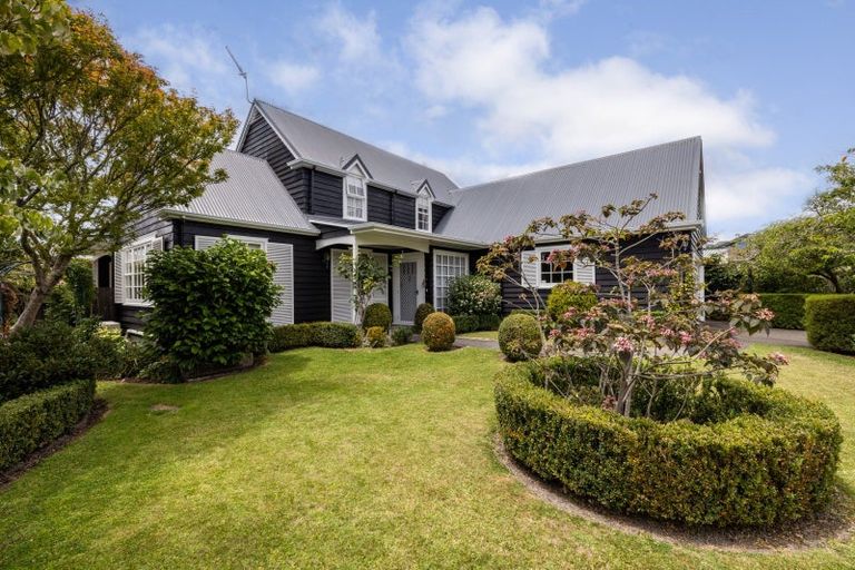 Photo of property in 43 James Cook Street, Havelock North, 4130