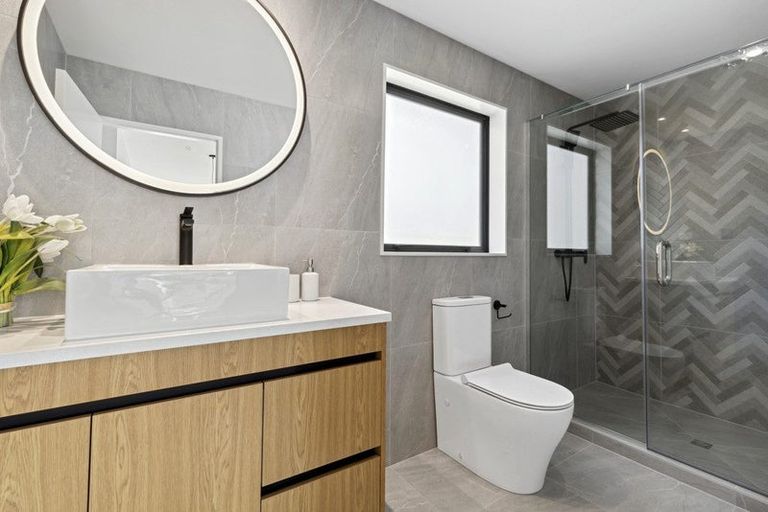 Photo of property in 2 Kanono Way, Helensville, 0800